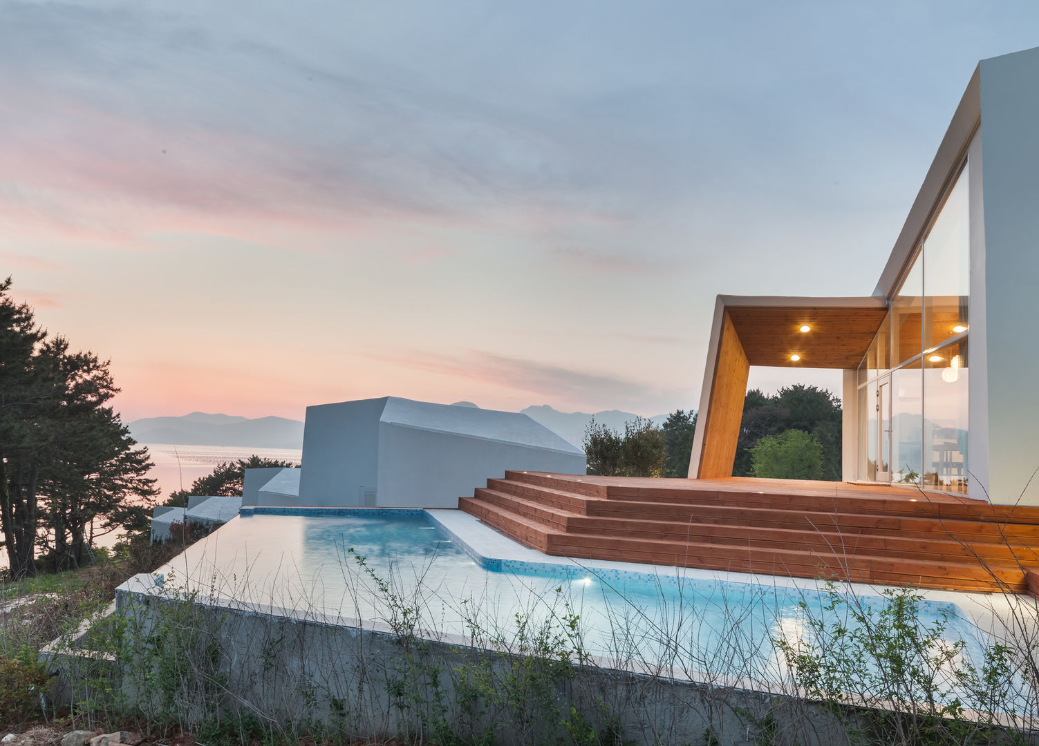 Knot House unfolds in Geoje Island, South Korea, Artrier Chang Artrier Chang Commercial spaces Hotels