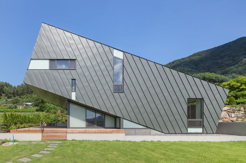 Leaning House, PRAUD PRAUD Casas modernas