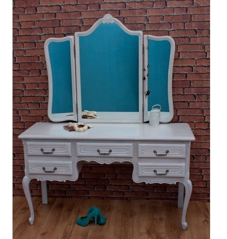 Klasyczny ludwik, Agnieszka Gamus Agnieszka Gamus Classic style bedroom Dressing tables