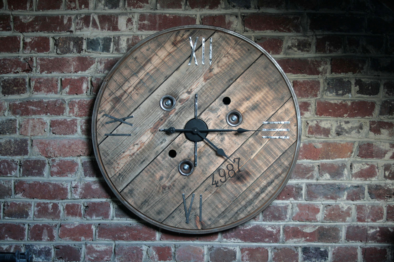 Horloge "Initio", Atelier du Parfond Atelier du Parfond インダストリアルデザインの リビング アクセサリー＆デコレーション