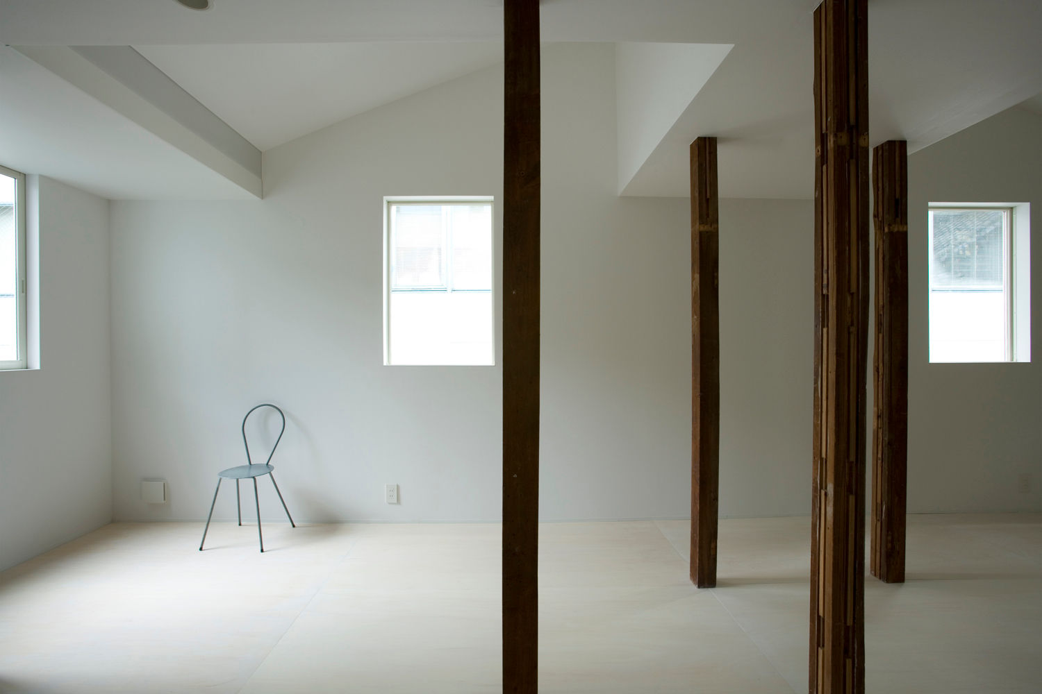 wooden forest apartement, 池田雪絵大野俊治 一級建築士事務所 池田雪絵大野俊治 一級建築士事務所 에클레틱 거실