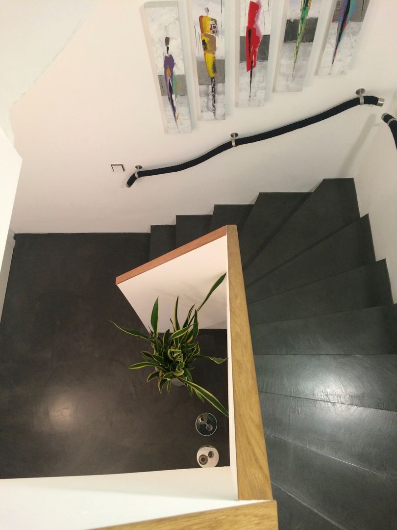 Bodengestaltung mit Beton Cire' / Floor, Matthias Koch Malermeister Matthias Koch Malermeister Modern corridor, hallway & stairs Concrete