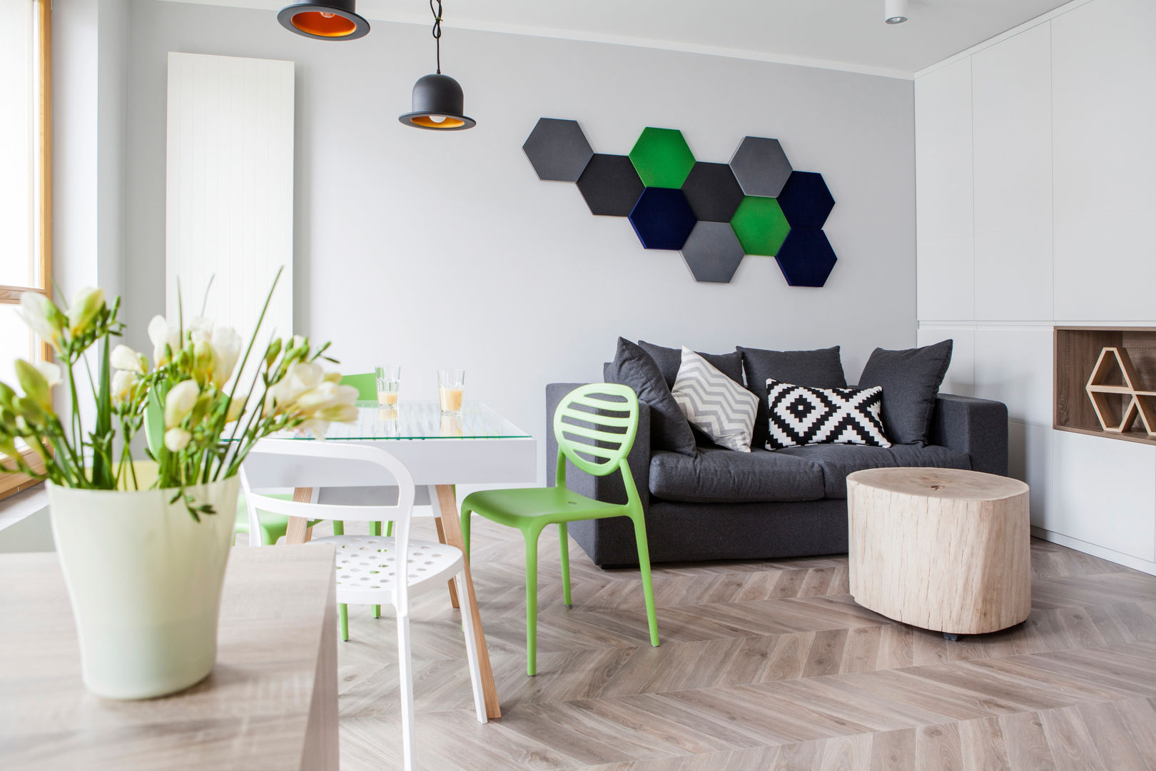 Mieszkanie ze skandynawskim zacięciem Kameleon - Kreatywne Studio Projektowania Wnętrz Skandynawski salon