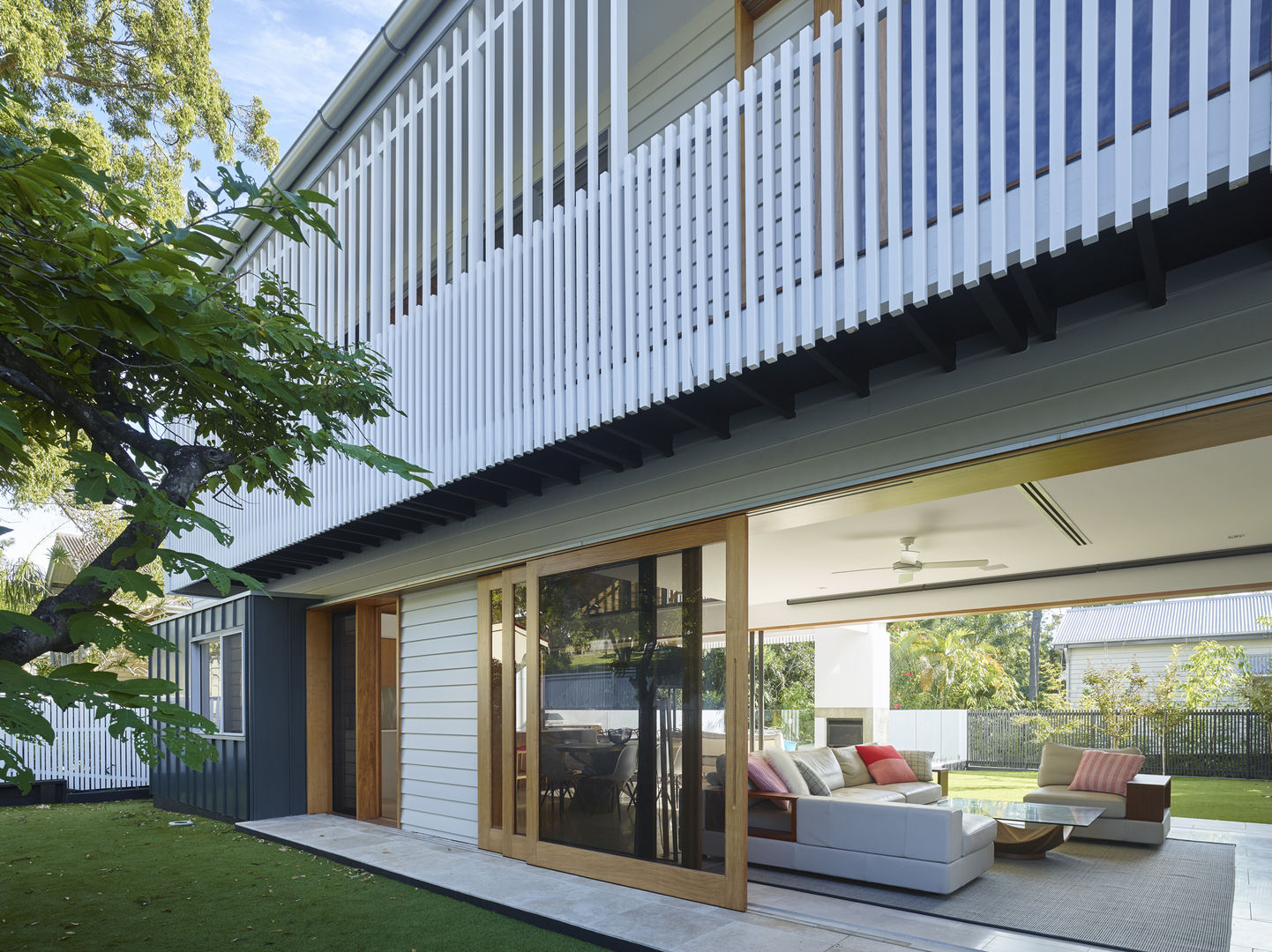 ​The Corner House, Shaun Lockyer Architects Shaun Lockyer Architects ระเบียง, นอกชาน