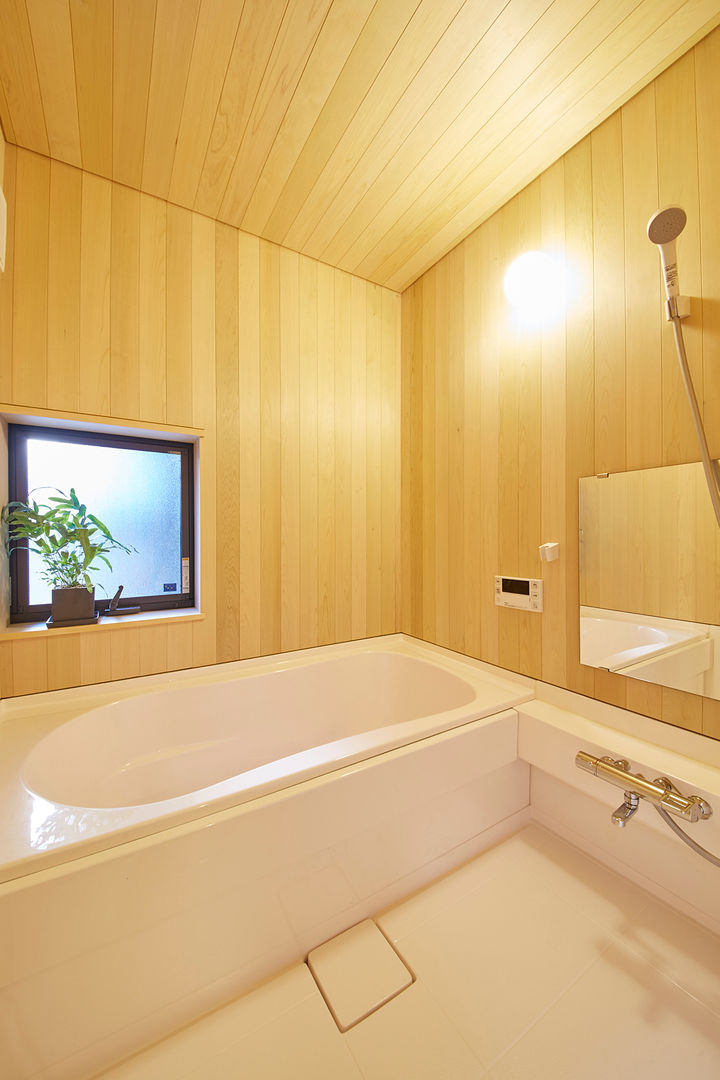 柳崎の住宅, 一級建築士事務所co-designstudio 一級建築士事務所co-designstudio Modern bathroom