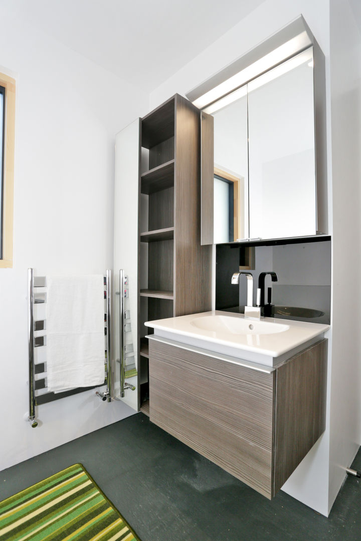 Schoolmasters build different Salle de bain moderne