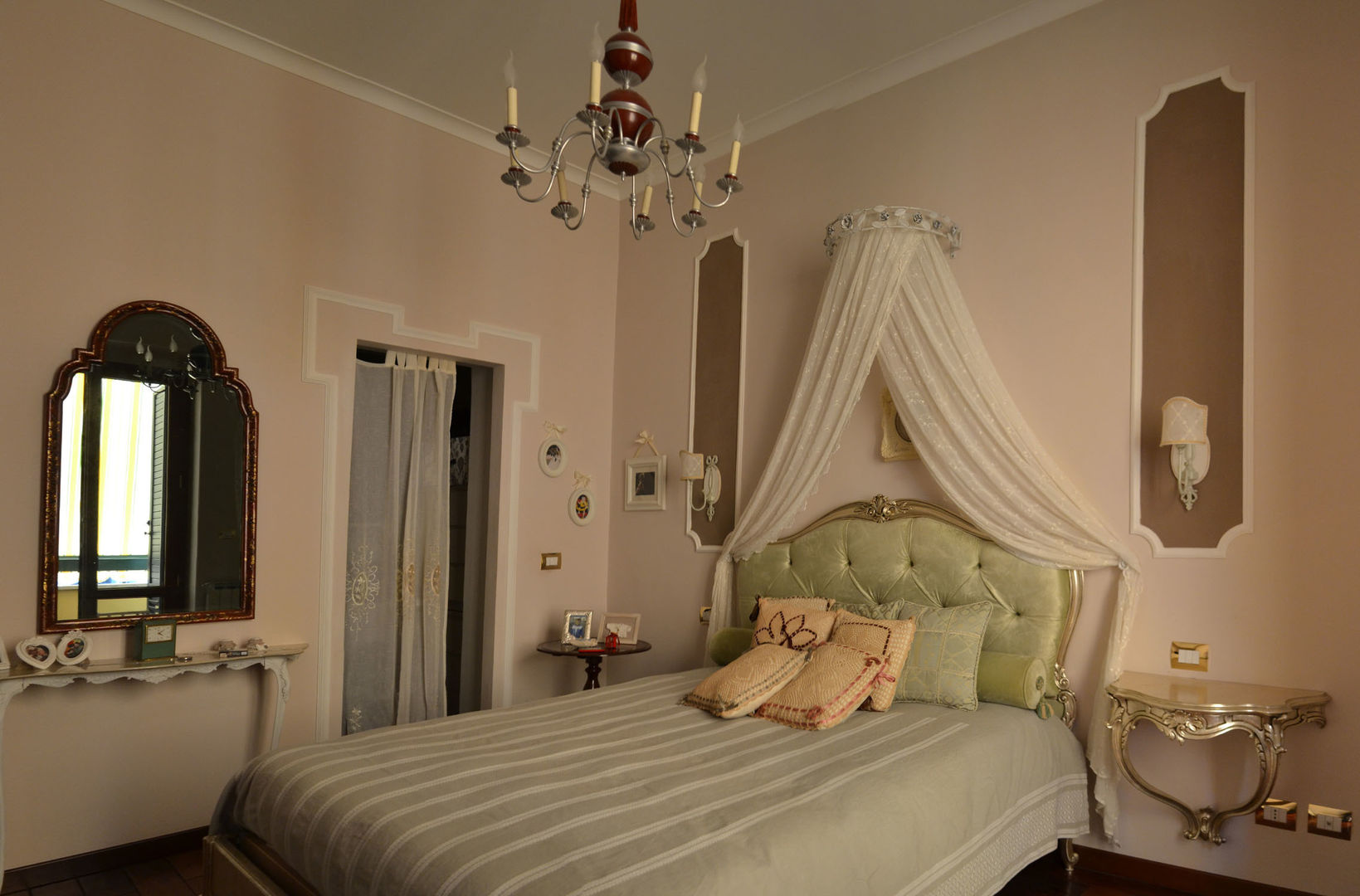 the master bedroom arch. Paolo Pambianchi Eclectic style bedroom