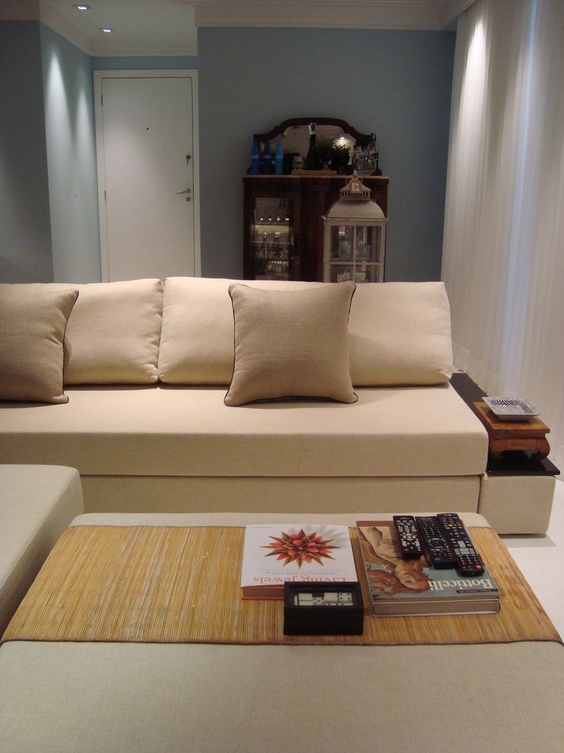 Apto. Perdizes - Produção de Objetos, AMMA PROJETOS AMMA PROJETOS Mediterranean style living room