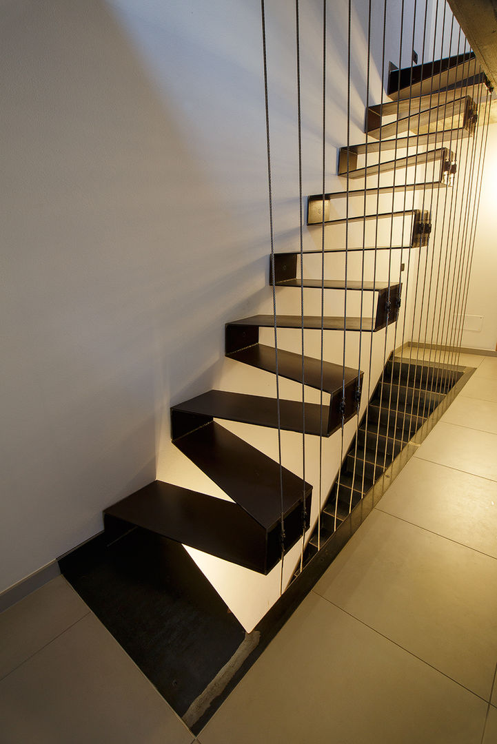 JC's House, BEARprogetti BEARprogetti Minimalistyczny korytarz, przedpokój i schody