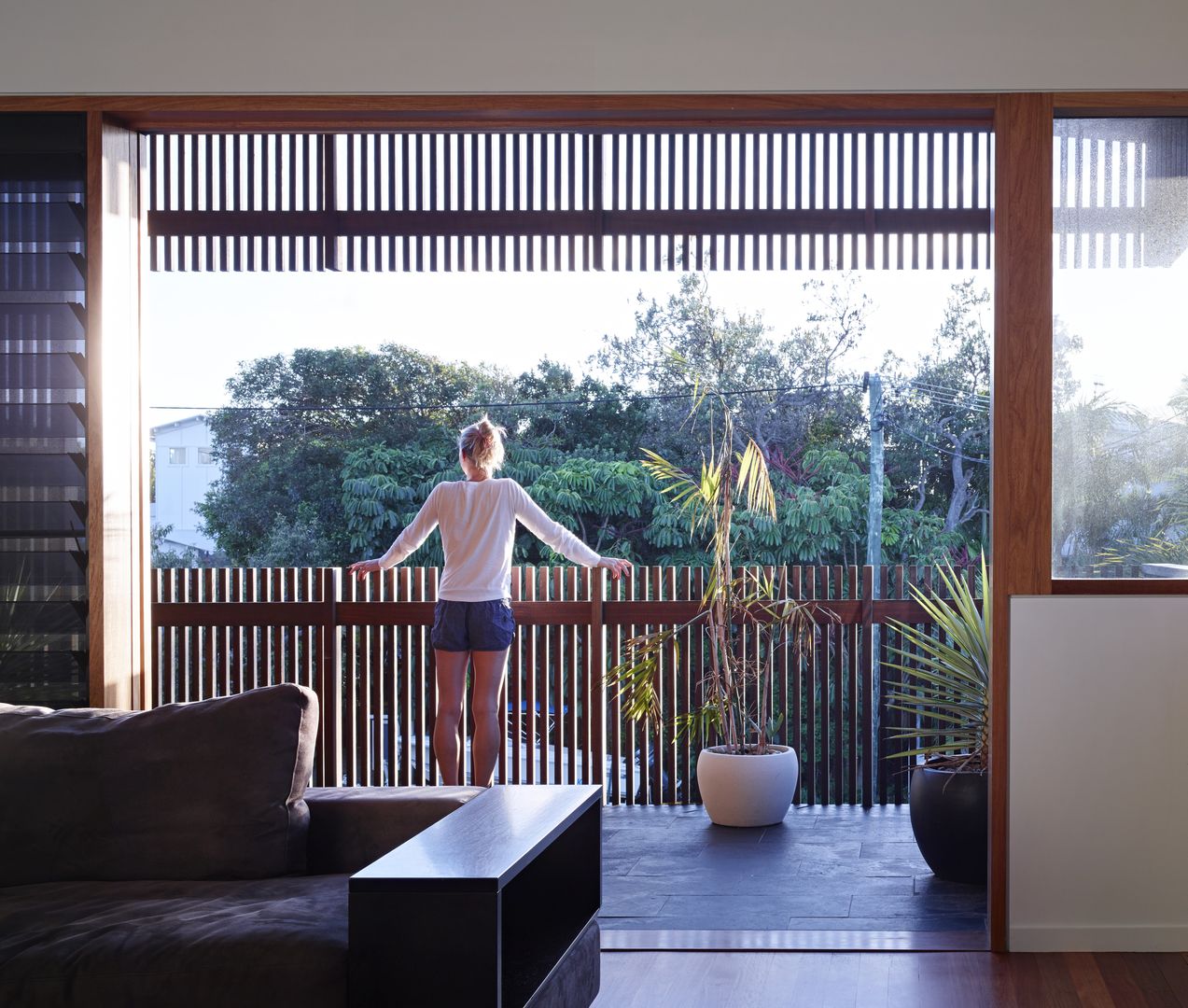 ​The Sunshine Beach House, Shaun Lockyer Architects Shaun Lockyer Architects ระเบียง, นอกชาน