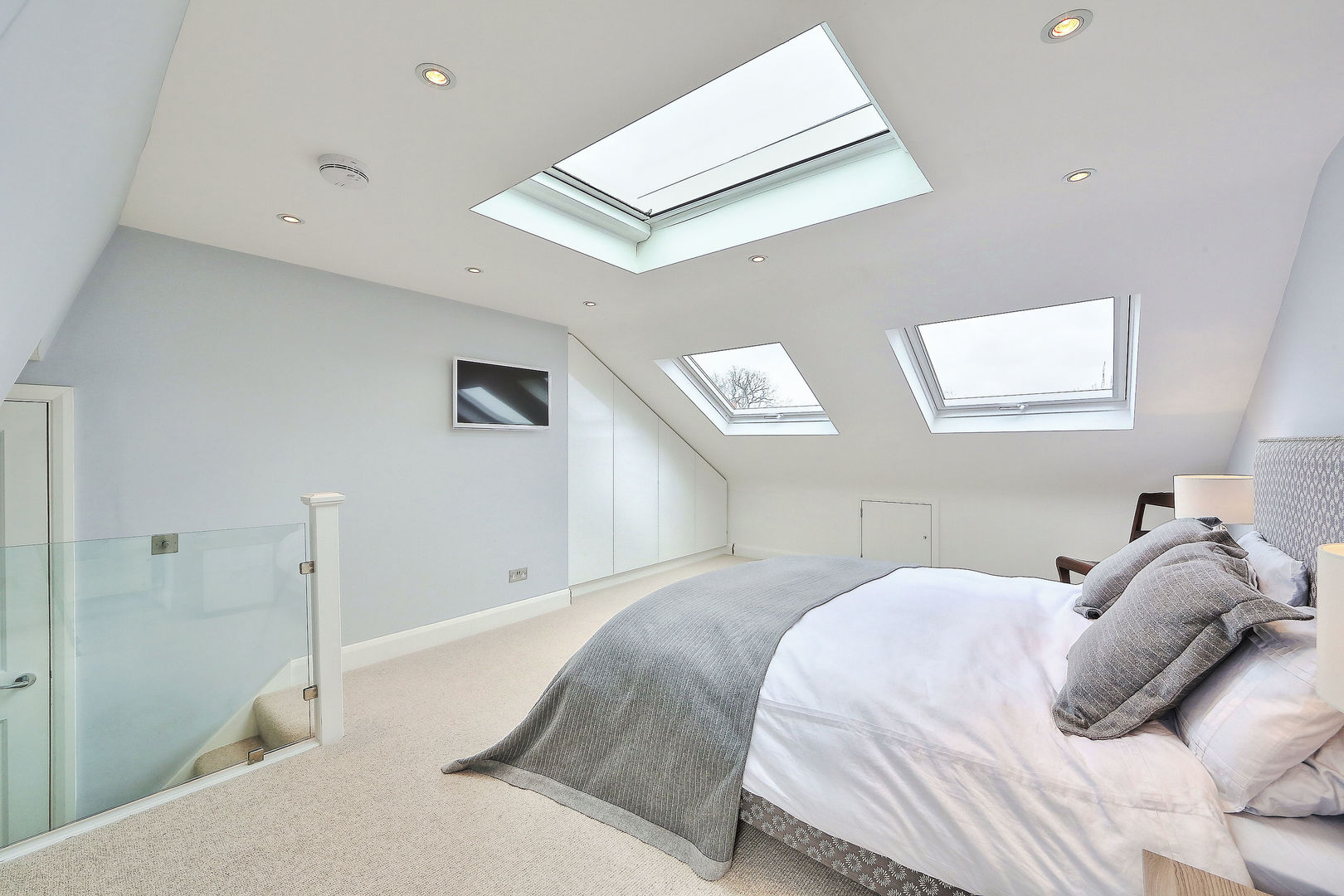 l-shaped loft conversion wimbledon homify Modern style bedroom