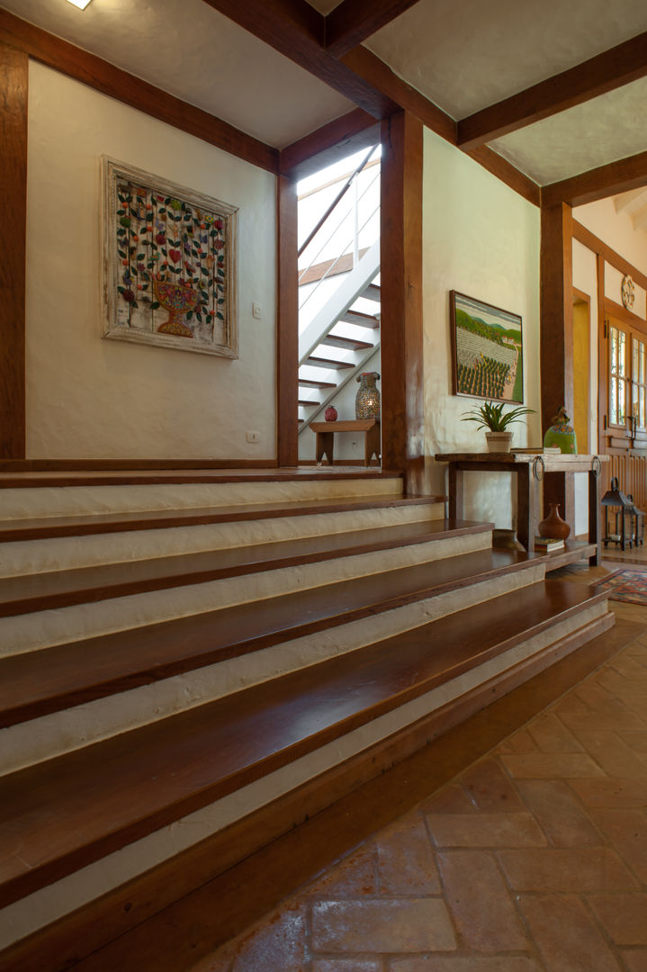 Jaguariuna, PM Arquitetura PM Arquitetura Rustic style corridor, hallway & stairs