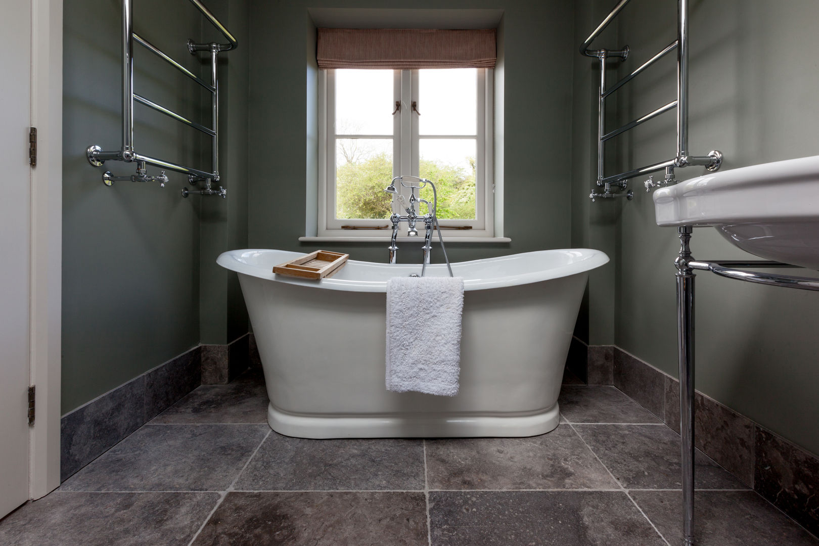 LFH Residence, deDraft Ltd deDraft Ltd Modern style bathrooms