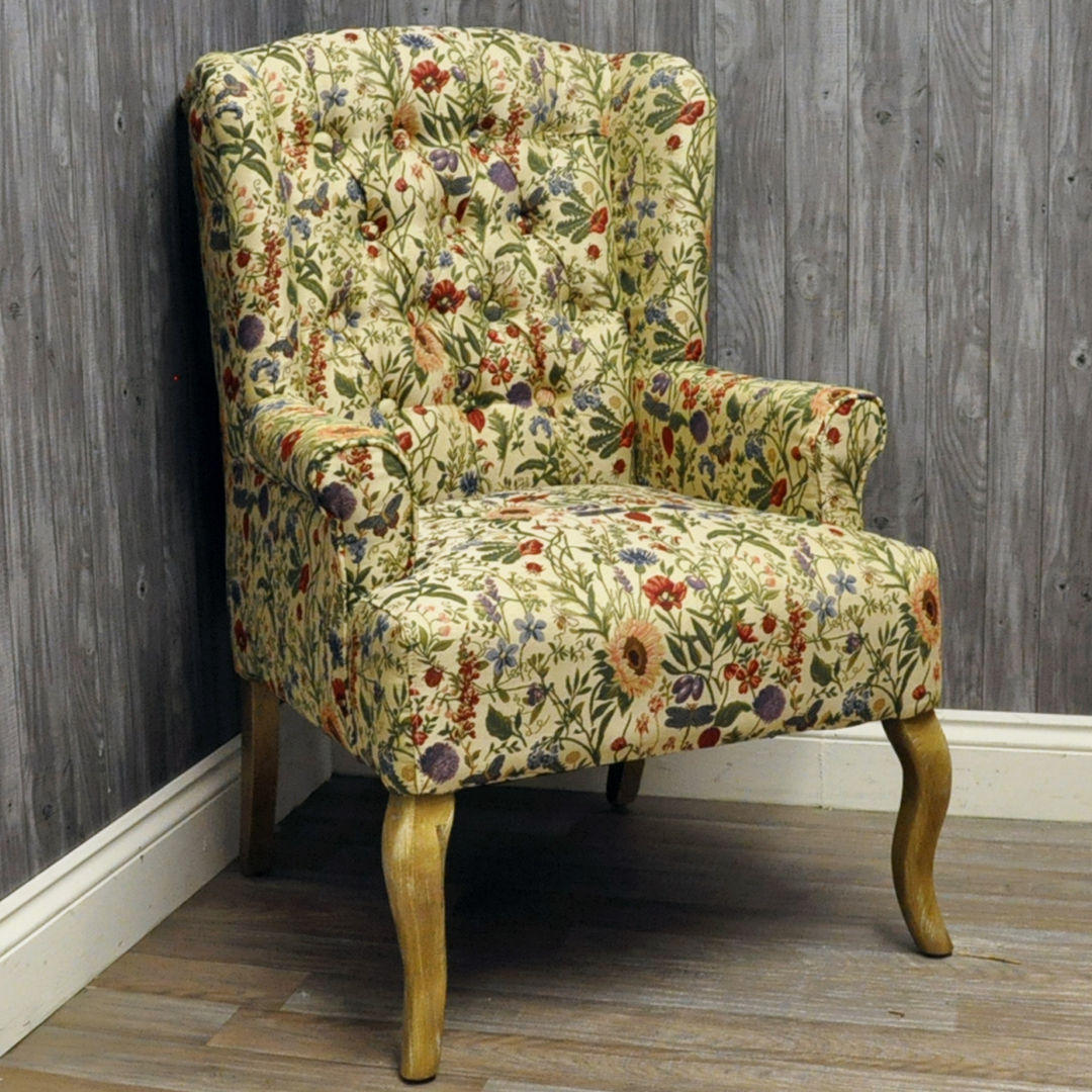 English Flowers Traditional Button Back Wing Chair Acacia Home Вітальня Дивани та крісла