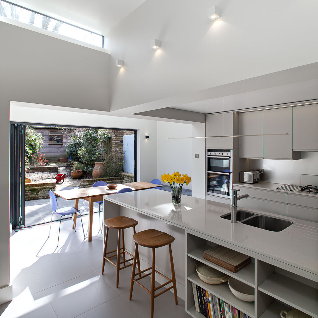 Highbury Town House APE Architecture & Design Ltd. Dapur Modern