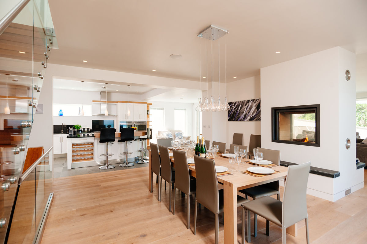 Seagrass, Polzeath, Cornwall homify Moderne Esszimmer