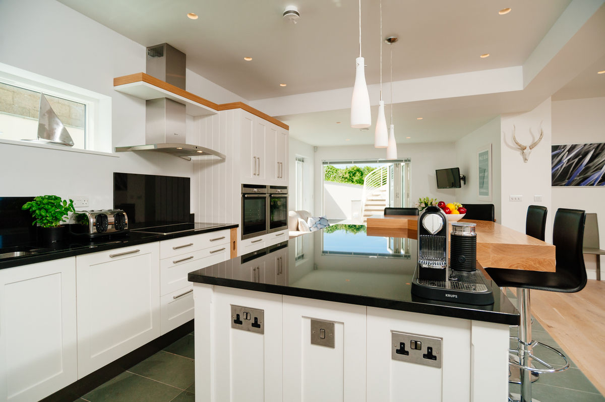 Seagrass, Polzeath, Cornwall homify Modern kitchen