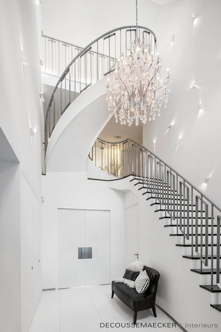 Stolpboerderij in Noord - Holland, Decoussemaecker Interieurs Decoussemaecker Interieurs Eclectic style corridor, hallway & stairs