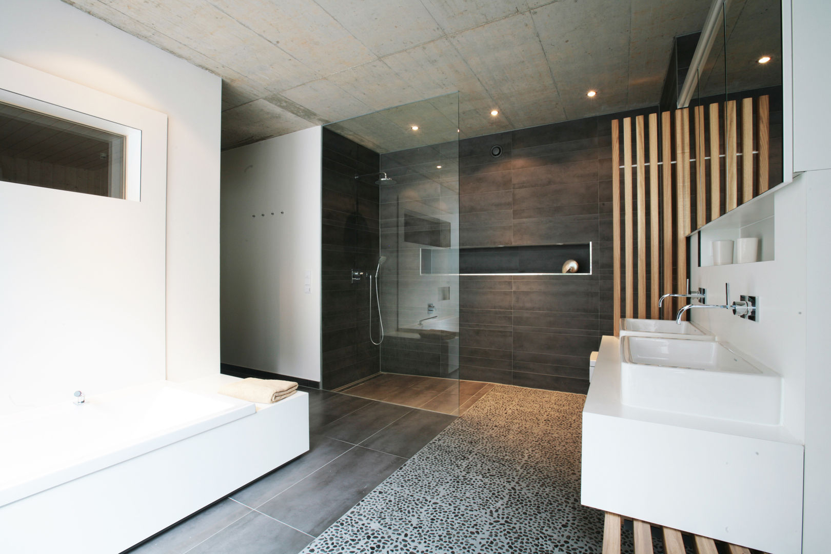 Haus K, Markus Gentner Architekten Markus Gentner Architekten Modern style bathrooms