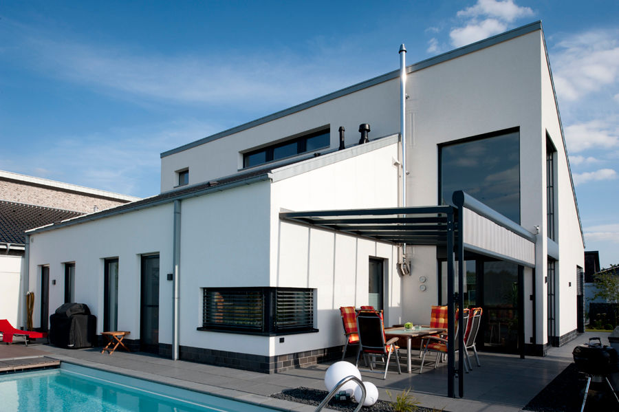 Neubau Einfamilienhaus mit Garage in Erkelenz, Architekturbüro J. + J. Viethen Architekturbüro J. + J. Viethen 現代房屋設計點子、靈感 & 圖片