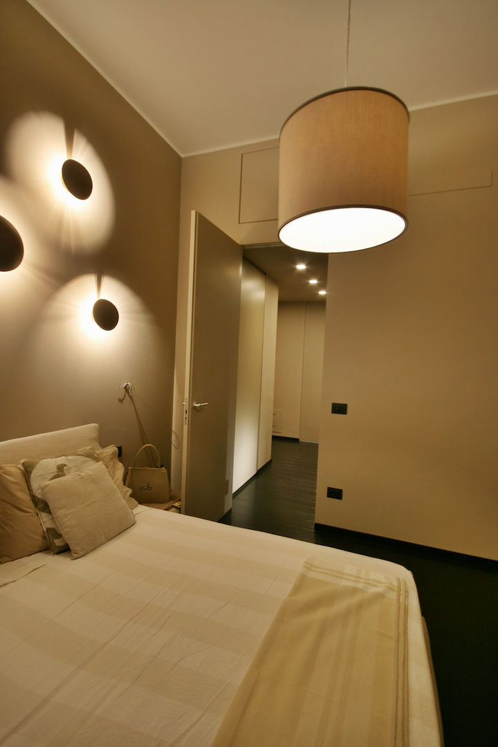 Casa Nadine, stile in low cost!, studiodonizelli studiodonizelli Modern style bedroom Lighting