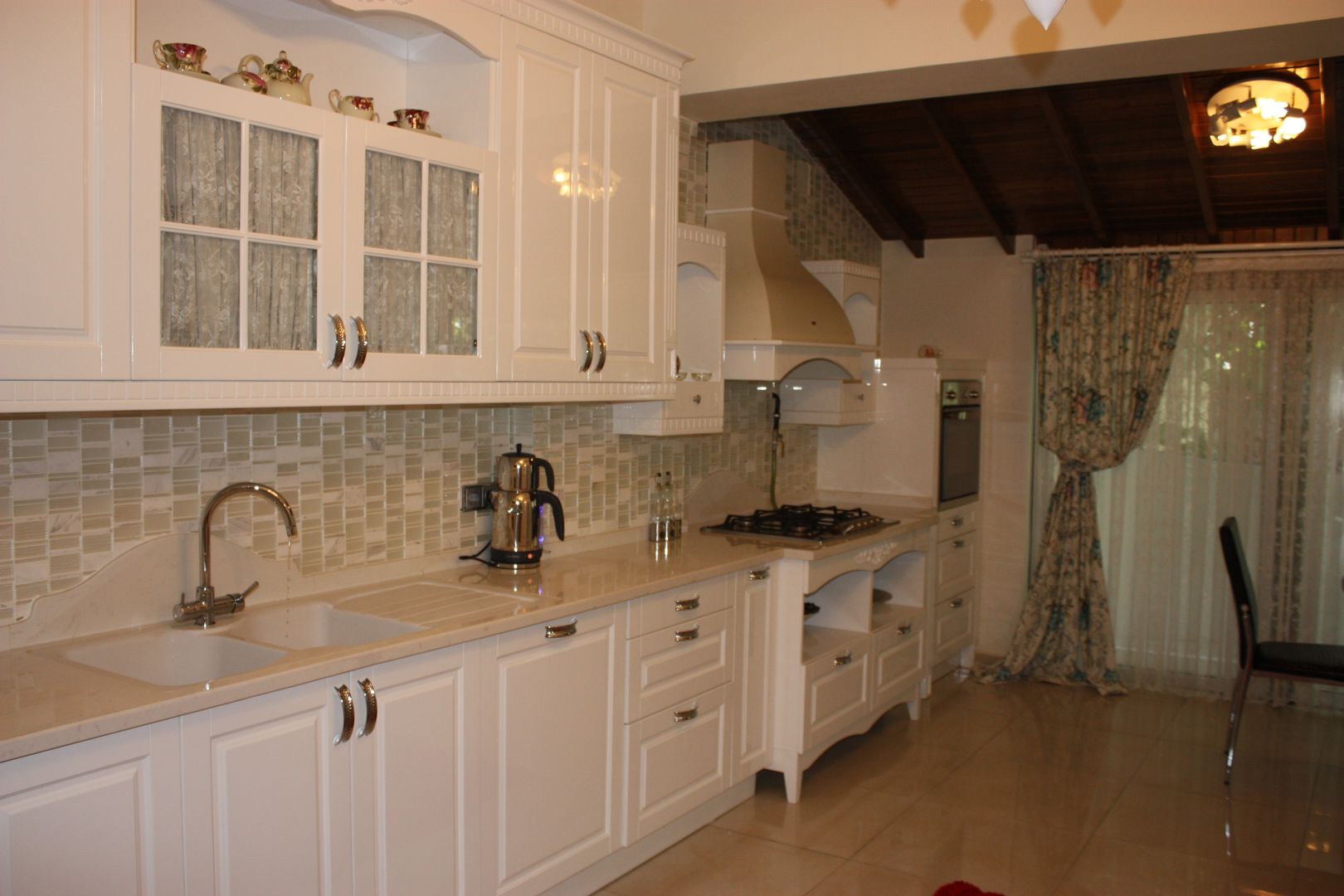 VİLLA-2, AYAYAPITASARIM AYAYAPITASARIM Rustic style kitchen Cabinets & shelves