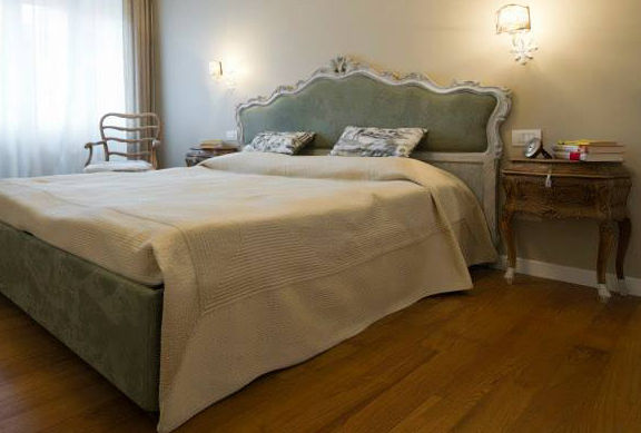Portafoglio, Restyling Mobili di Raddi Federica Restyling Mobili di Raddi Federica Classic style bedroom