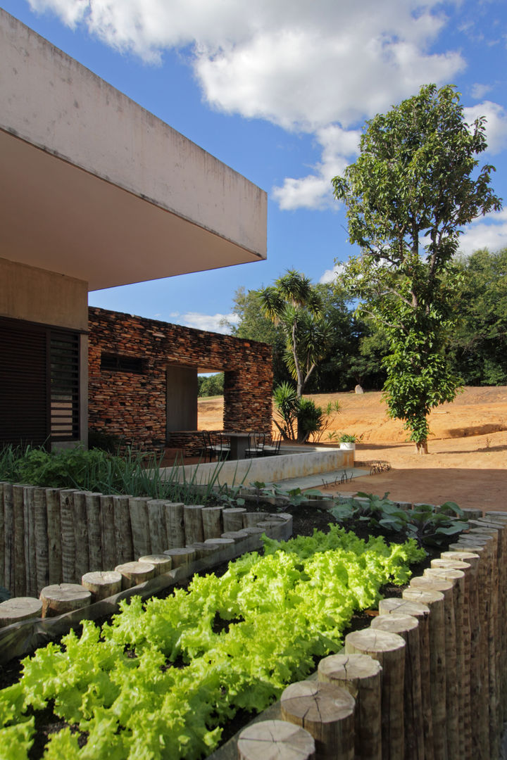 Casa da Fazenda, COSTAVERAS ARQUITETOS COSTAVERAS ARQUITETOS Будинки