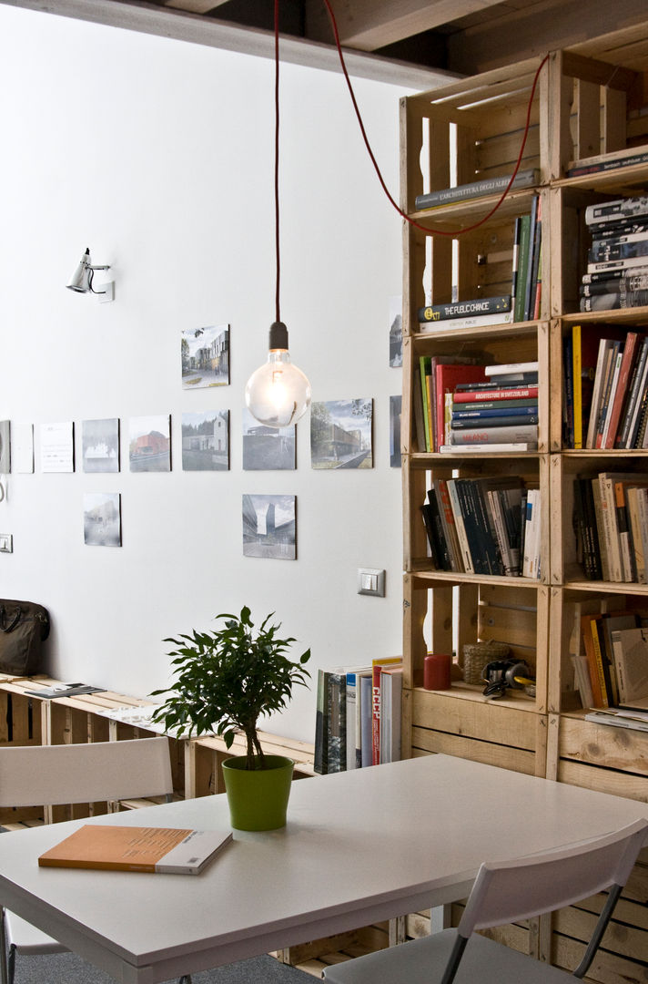 homify Oficinas y bibliotecas de estilo industrial