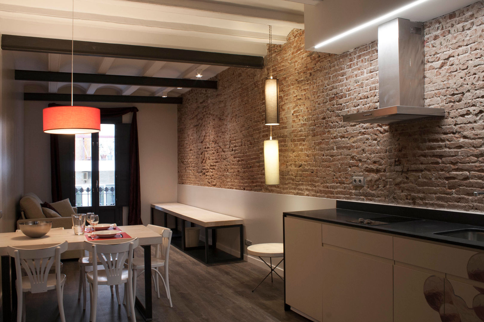 Rehabilitación edificio de viviendas en Barcelona, Lavolta Lavolta Espaços comerciais Hotéis