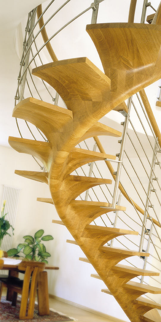 PENTAGON - Eine organische Holztreppe, Siller Treppen/Stairs/Scale Siller Treppen/Stairs/Scale Escaleras Madera Acabado en madera