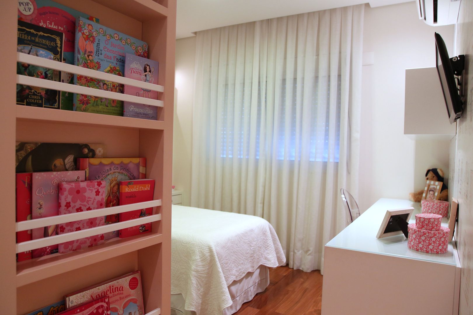 Vila Mascote III, MeyerCortez arquitetura & design MeyerCortez arquitetura & design Modern nursery/kids room