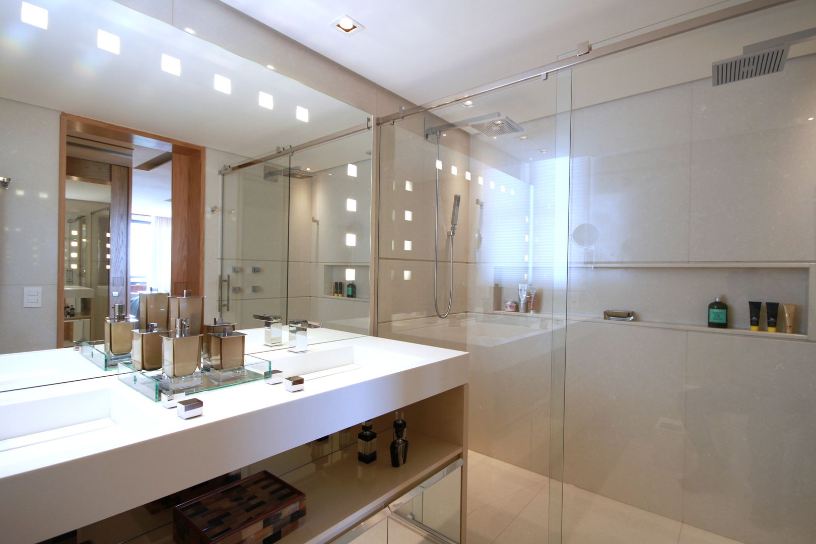 Morumbi, MeyerCortez arquitetura & design MeyerCortez arquitetura & design Modern style bathrooms