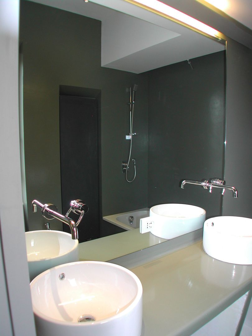 Ristrutturazione integrale_Casa Casciani, giuseppe todisco giuseppe todisco Minimalist style bathroom Sinks