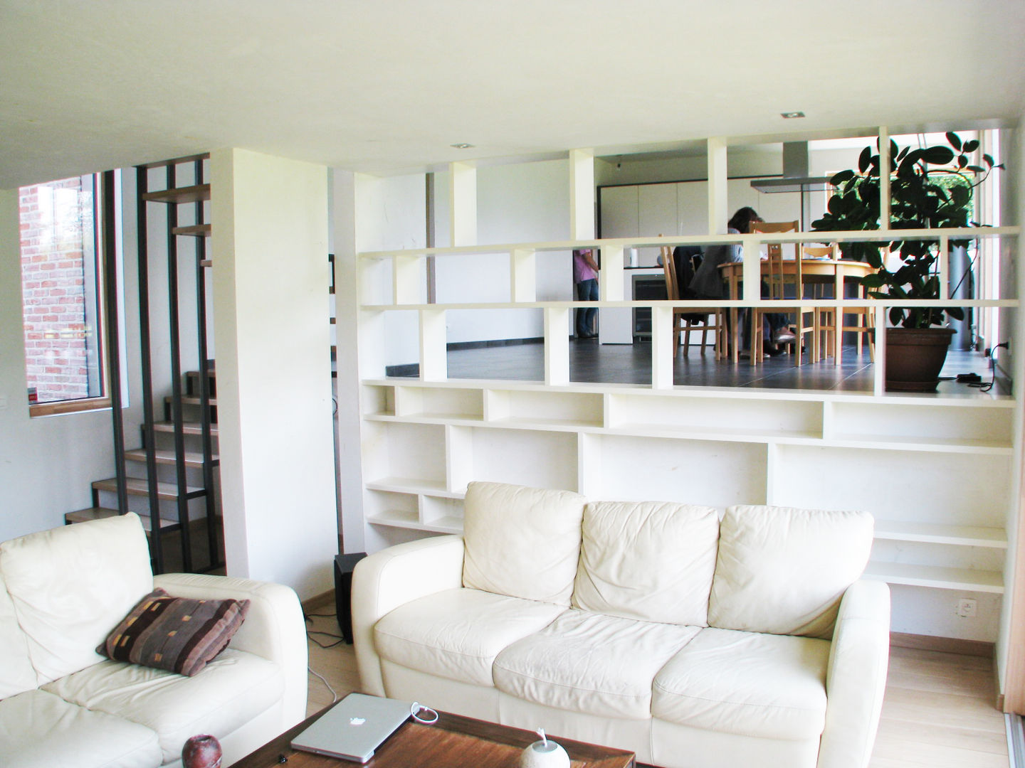 Maison passive en Hainaut, dune Architecture sprl dune Architecture sprl Living room Shelves