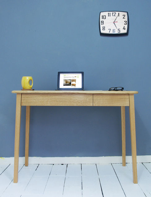 AB Desk AFID Design Oficinas y bibliotecas de estilo moderno Escritorios