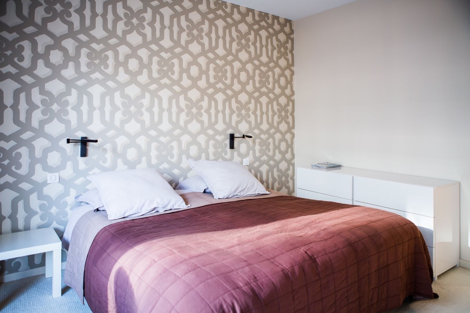 Appartement Neuilly-sur-Seine, Hélène de Tassigny Hélène de Tassigny Modern style bedroom