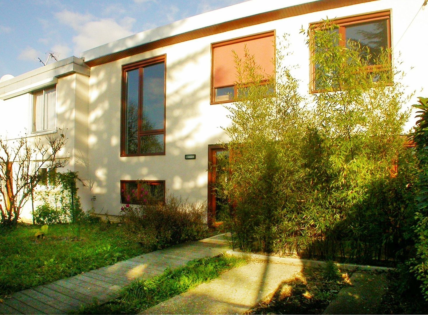 Villa "Castor"de la Butte Fleurie à Fresnes, dominique tessier et associés dominique tessier et associés Casas estilo moderno: ideas, arquitectura e imágenes