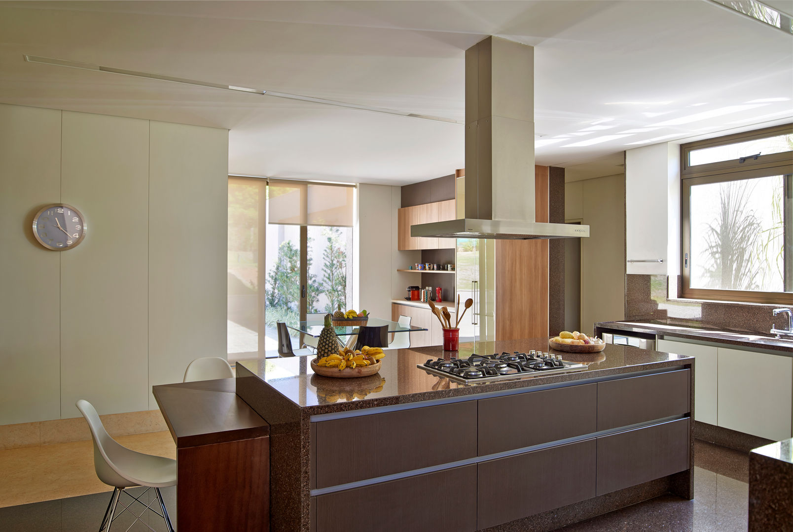 CASA AMENDOEIRAS, Beth Marquez Interiores Beth Marquez Interiores Modern kitchen