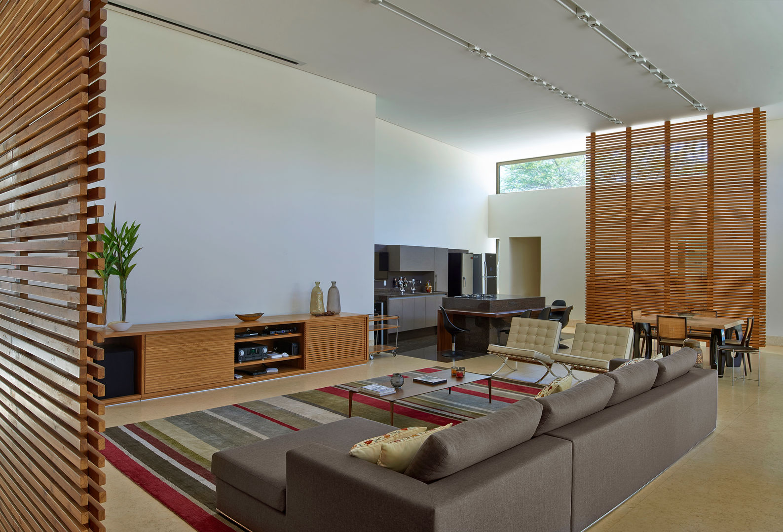 CASA AMENDOEIRAS, Beth Marquez Interiores Beth Marquez Interiores Modern living room