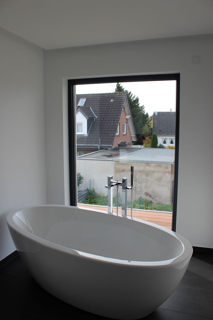 Haus E, cordes architektur cordes architektur Modern bathroom