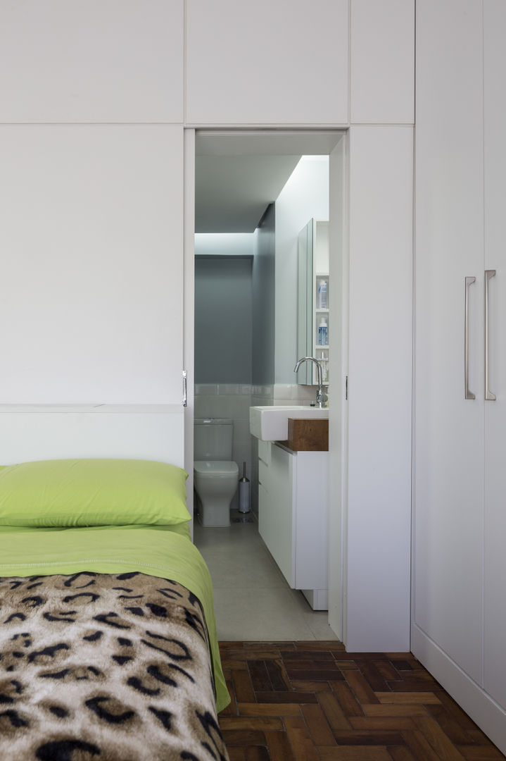 MCC | Projeto de Interiores, Kali Arquitetura Kali Arquitetura Modern style bedroom