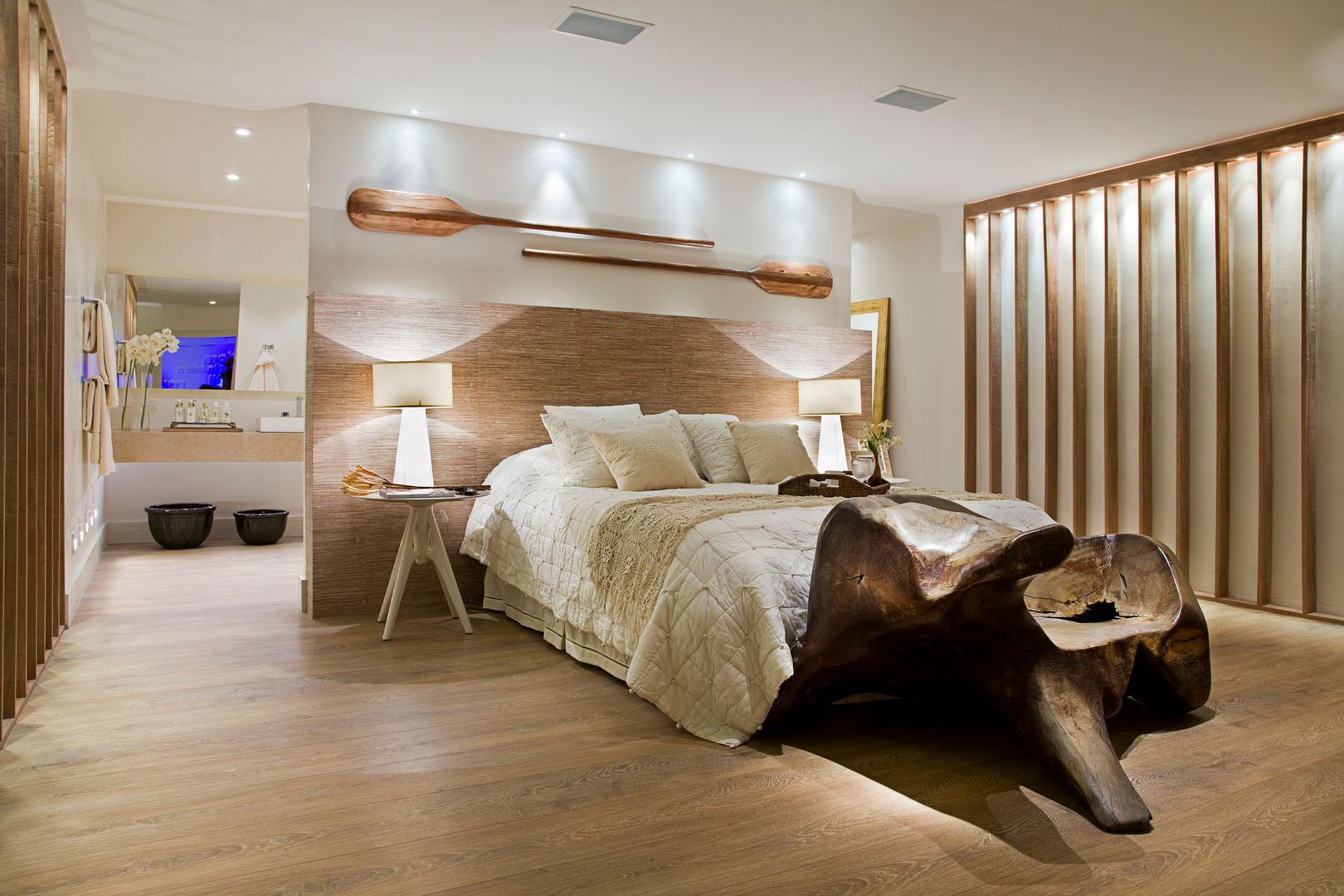 LOFT PRAIA, Tweedie+Pasquali Tweedie+Pasquali Спальня в тропическом стиле