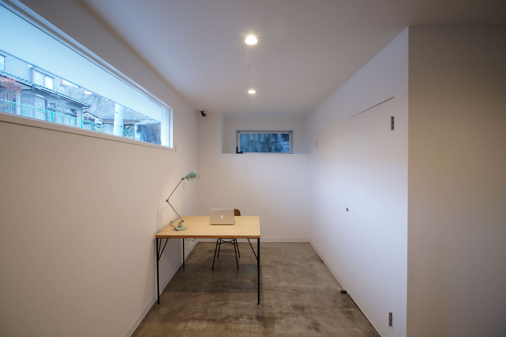 もりの丘アパートメント, hoku archidesign株式会社 hoku archidesign株式会社 Couloir, entrée, escaliers modernes