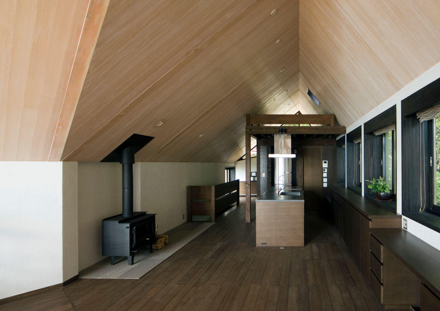 葉山の別荘, 井上洋介建築研究所 井上洋介建築研究所 Modern dining room