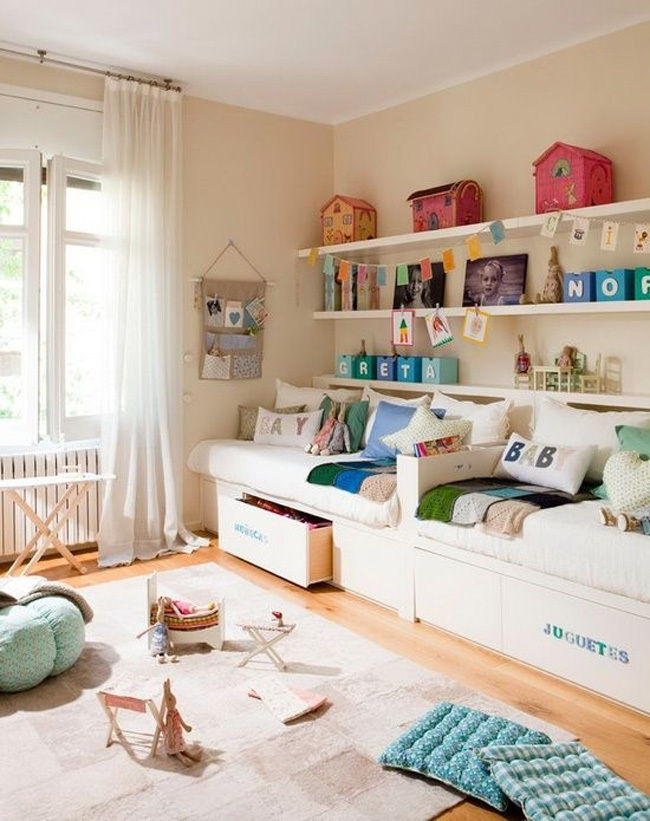 Ideas útiles para amueblar una habitación infantil compartida, MRN MRN Scandinavische slaapkamers Bedden en hoofdeinden