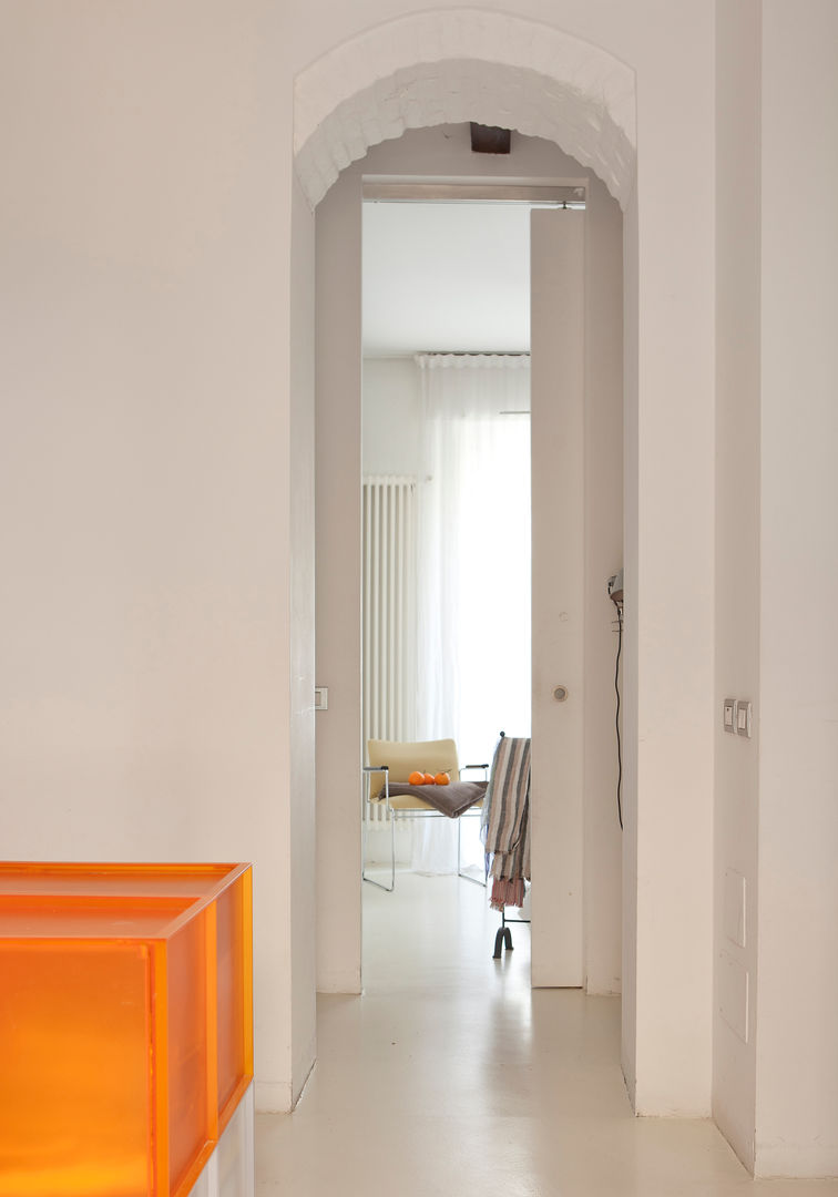 casa PT, davide petronici | architettura davide petronici | architettura Modern corridor, hallway & stairs