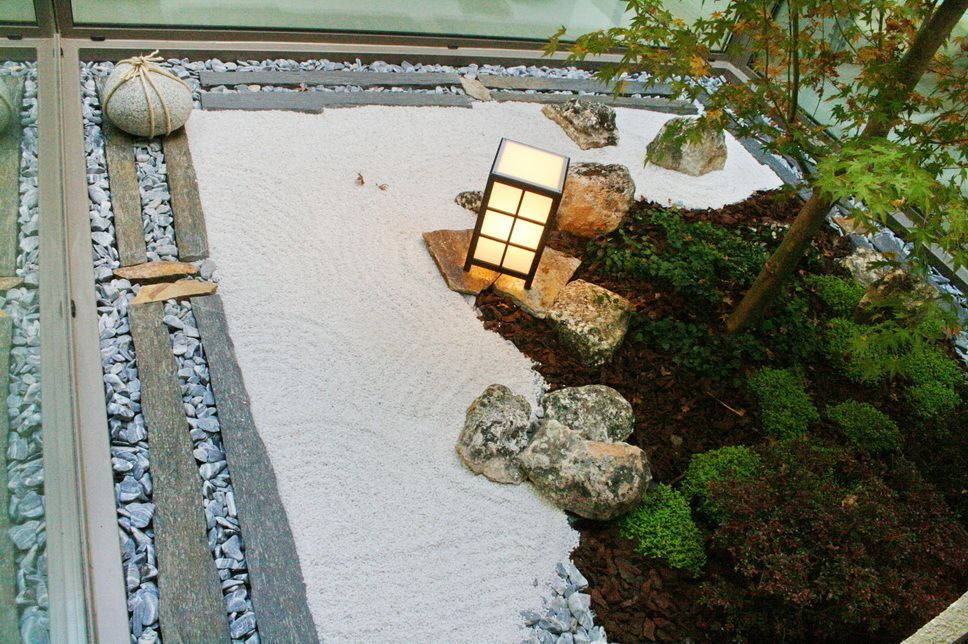 homify Minimalist style garden