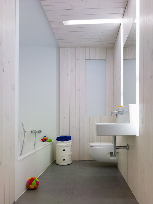 Piso en Vigo, Castroferro Arquitectos Castroferro Arquitectos Salle de bain moderne