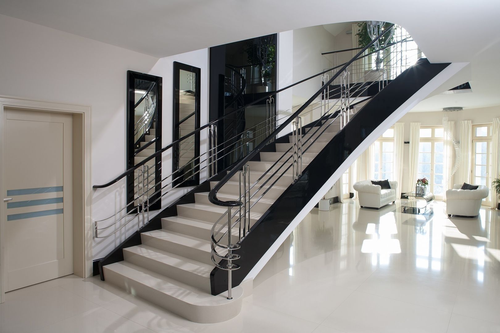 homify Classic style corridor, hallway and stairs